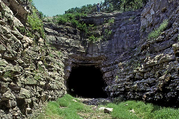 ancient_texas_tunnel
