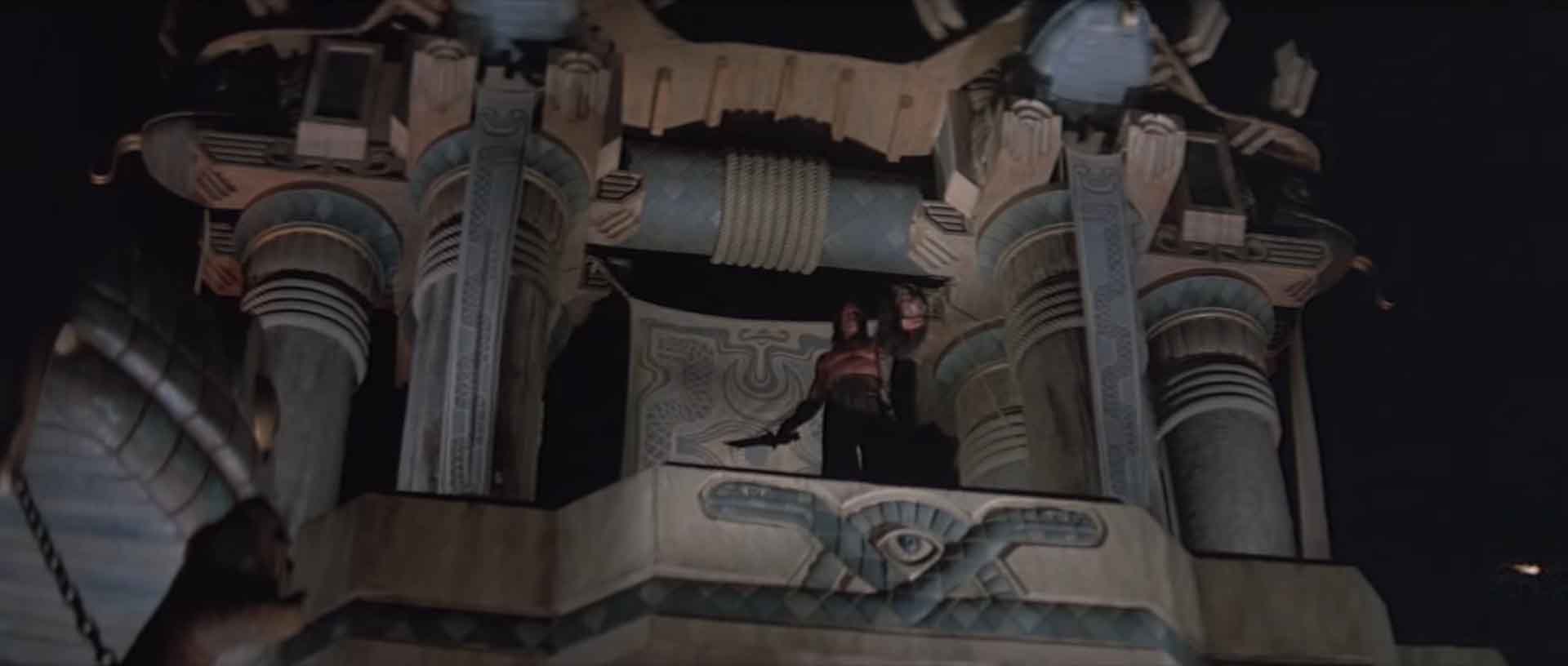 conan-holding-up-the-head-of-thulsa-doom.jpg