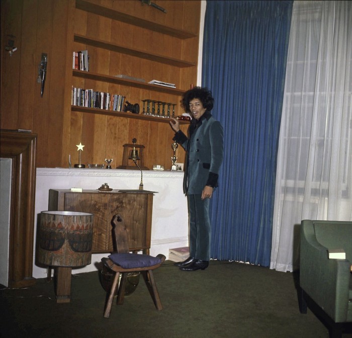 jimi_hendrix_-_nazi_artifacts