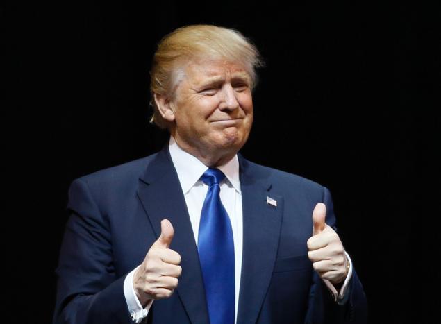trump-two-thumbs-up